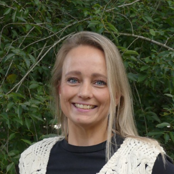 Evelien de Leeuw